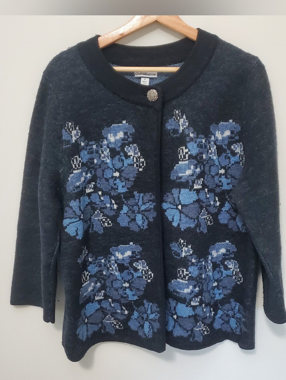 Croft & Barrow Women's Wool Cardigan Sweater XL Black Floral Cottagecore EUC